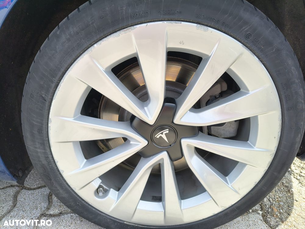 Tesla Model 3 - 10