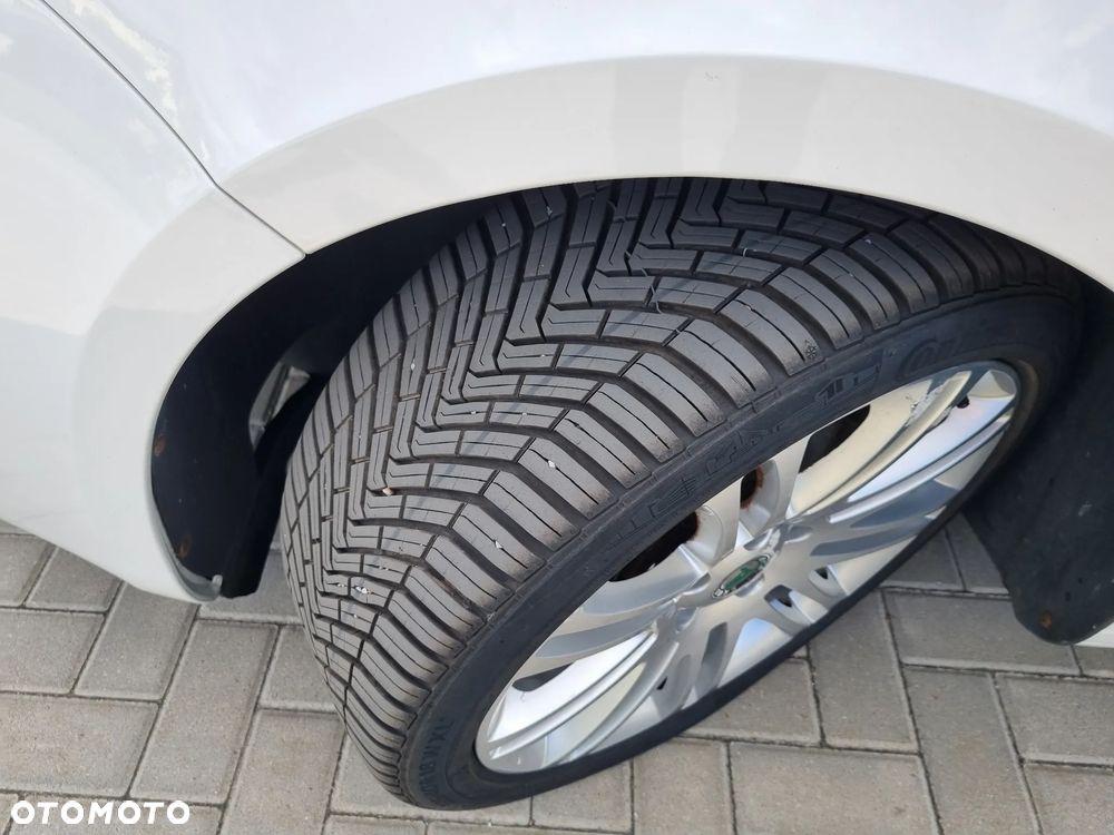 Skoda Superb 2.0 TDI Elegance - 21