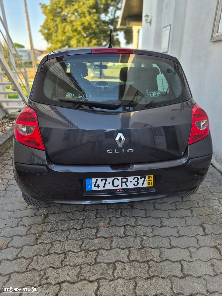 Renault Clio 1.2 16V Confort - 3
