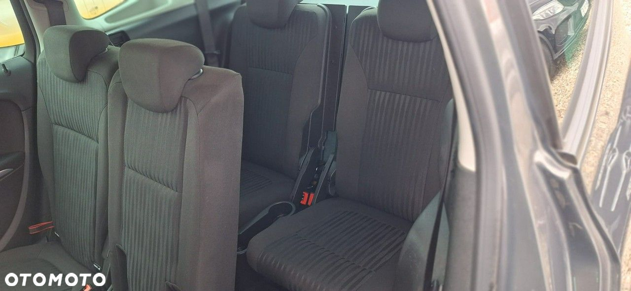 Opel Zafira - 10