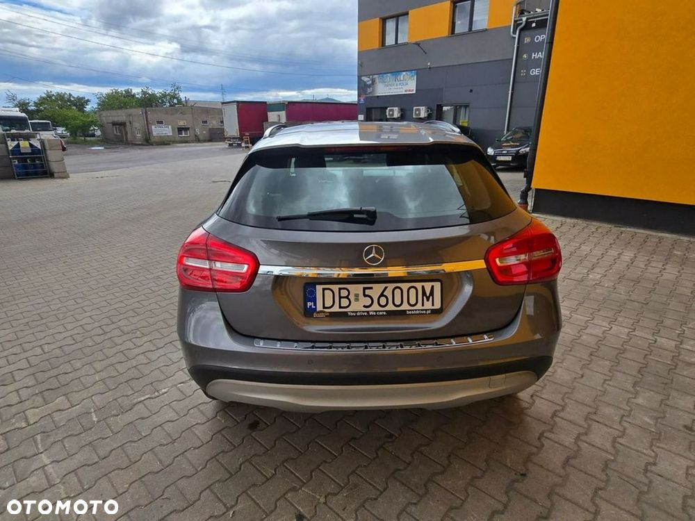 Mercedes-Benz GLA - 6