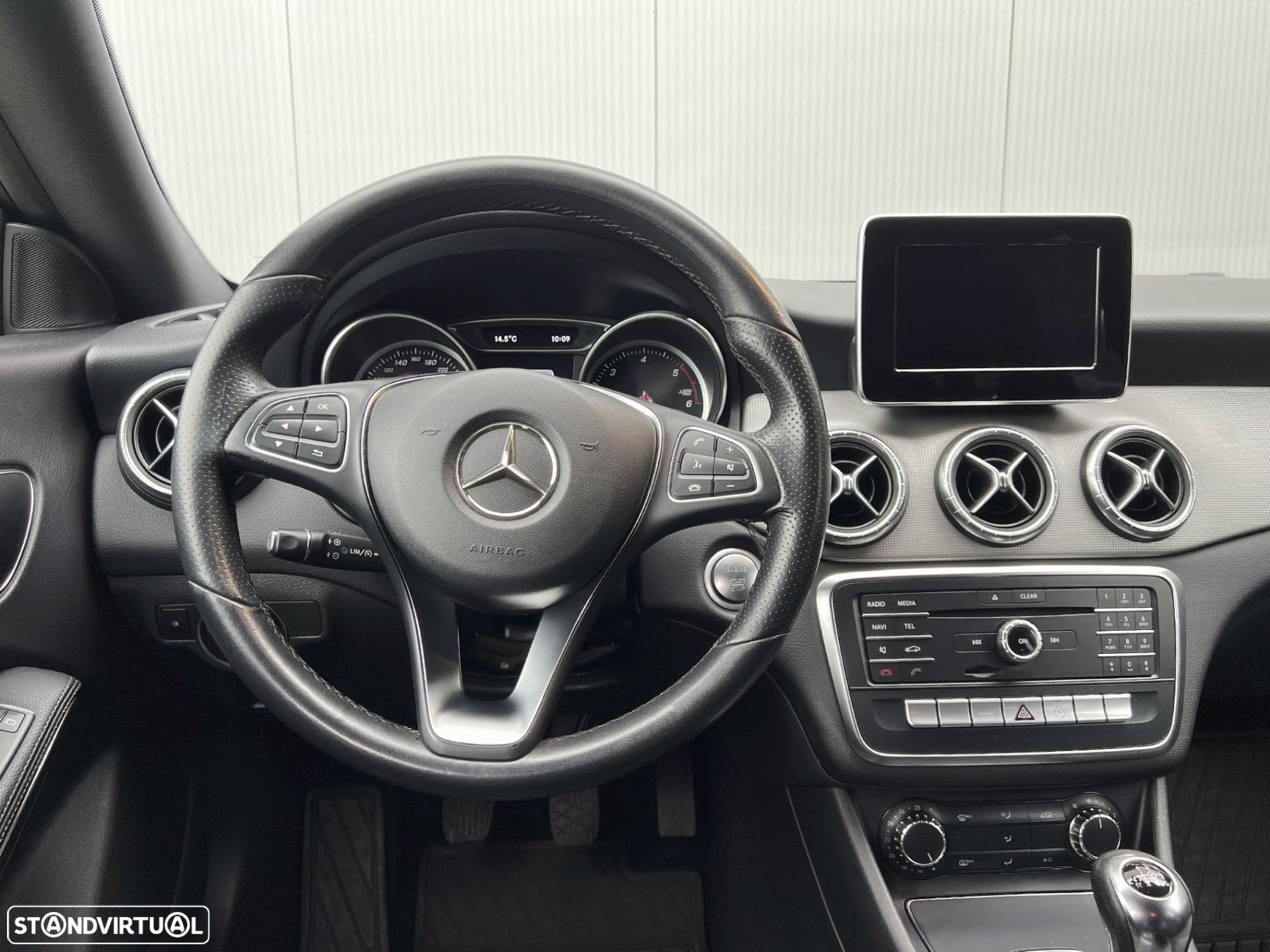 Mercedes-Benz CLA 180 d Shooting Brake - 16
