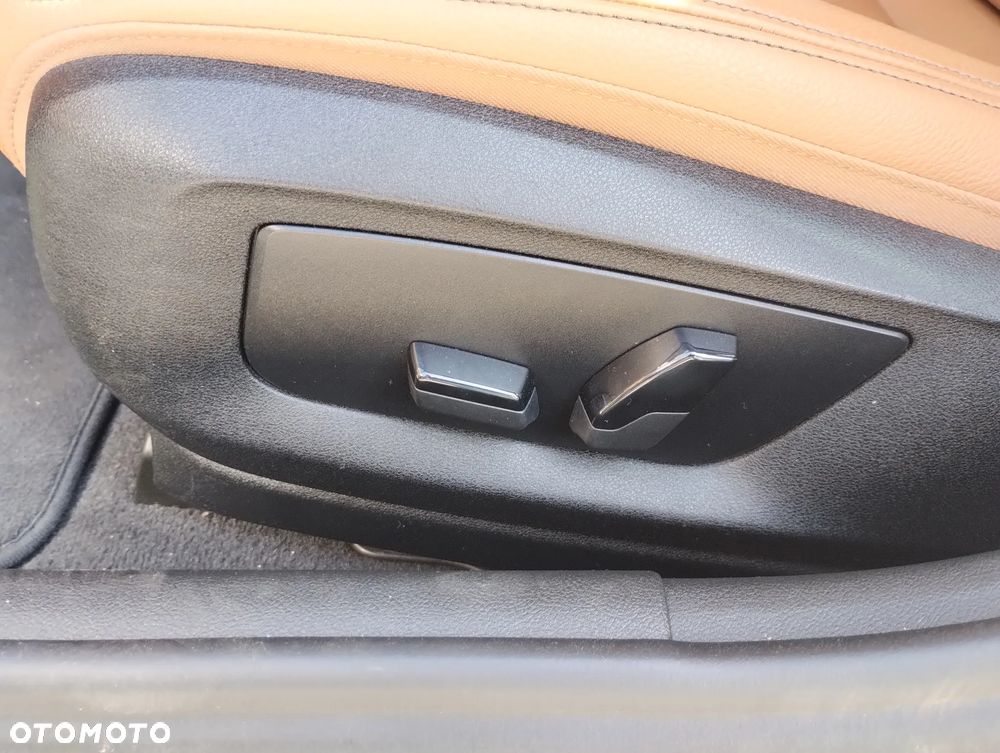 BMW Seria 5 518d Touring Luxury Line - 14