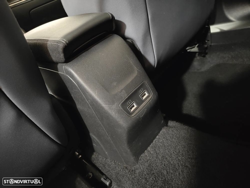 Peugeot 2008 1.2 PureTech Allure - 44