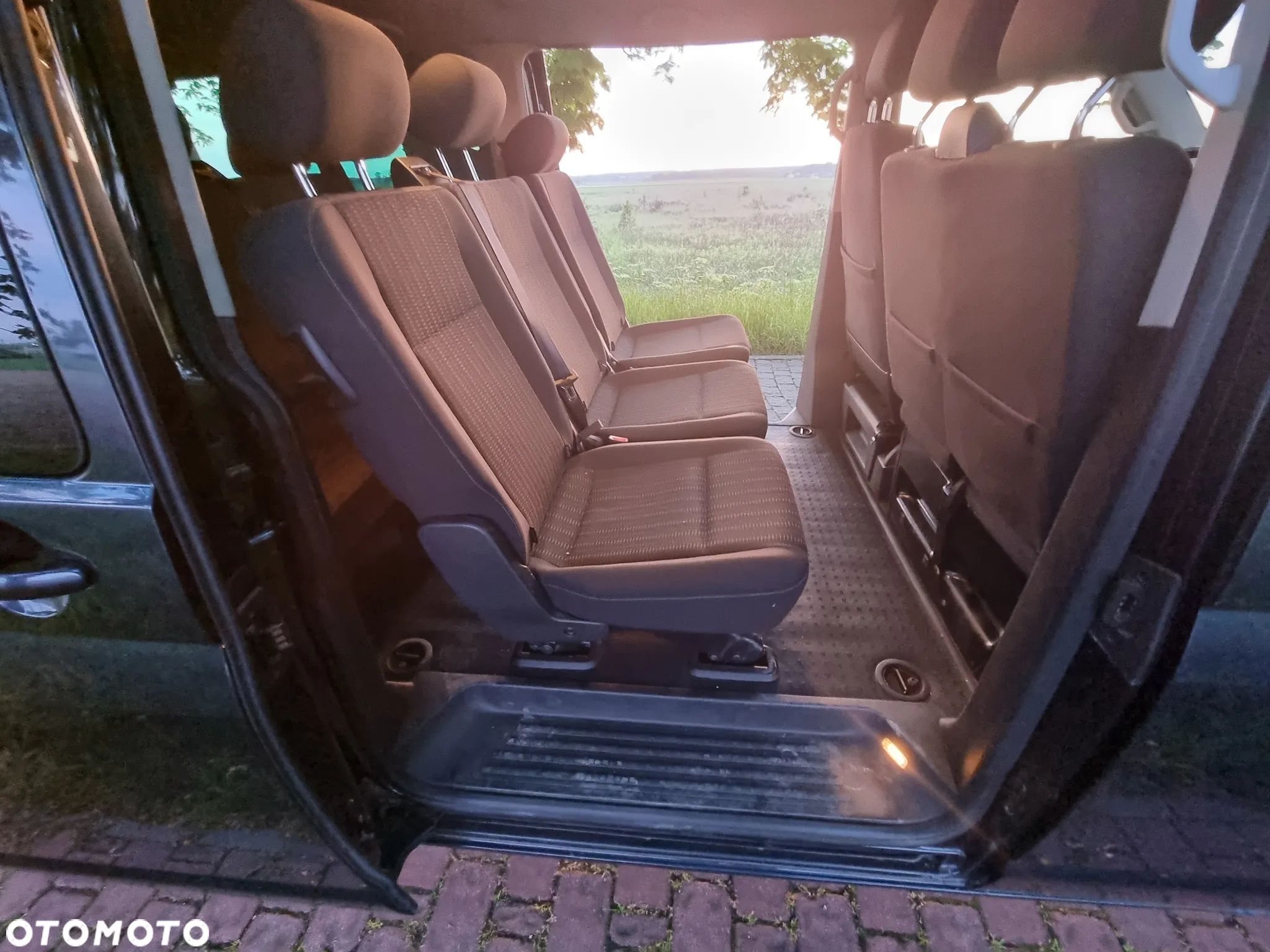 Volkswagen Caravelle 2.0 TDI L2 Highline - 17