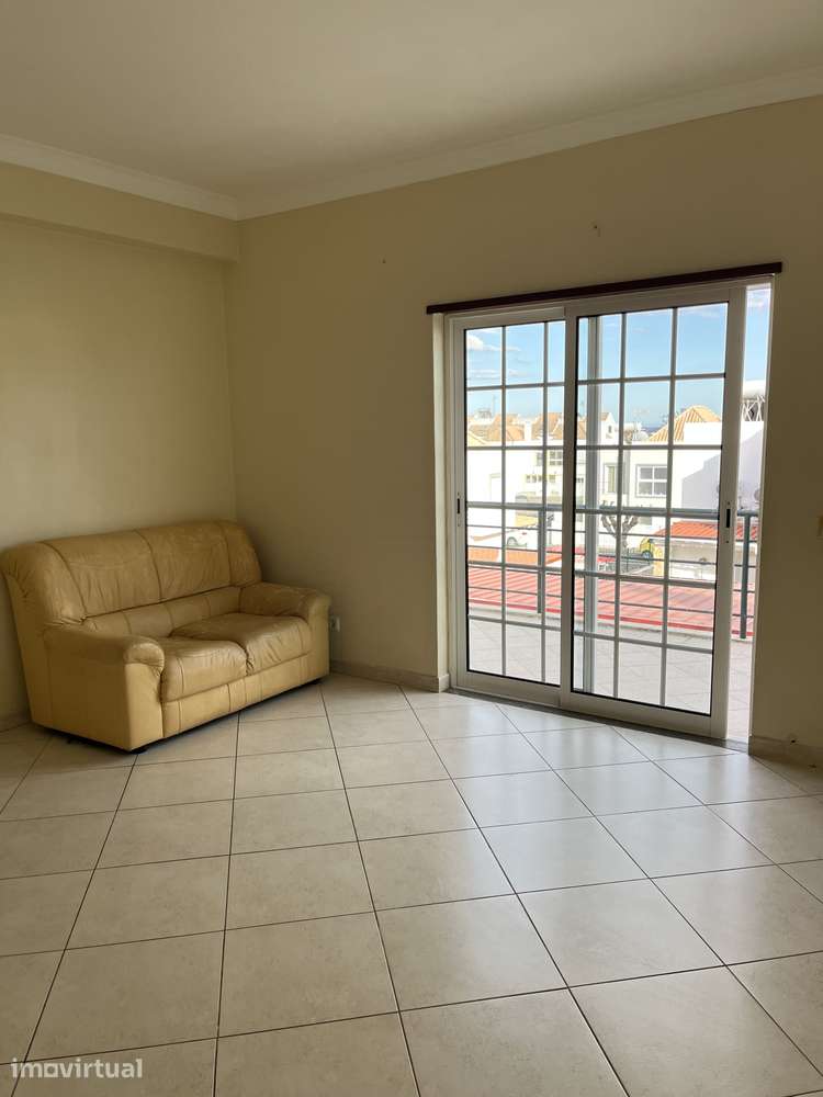 Apartamento, de tipologia T-2 - Grande imagem: 2/14