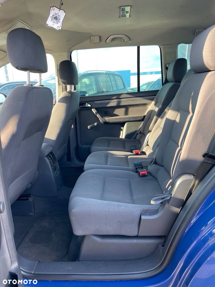 Volkswagen Touran - 7