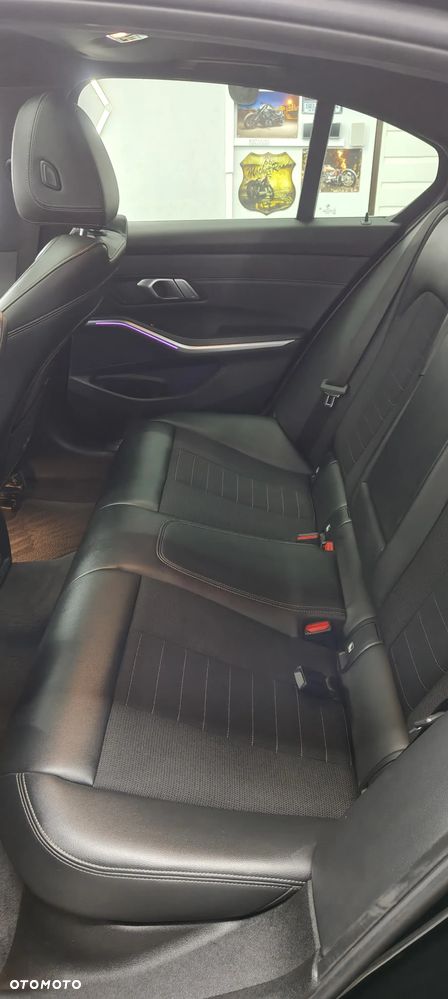 BMW Seria 3 318d Edition Luxury Line Purity - 19