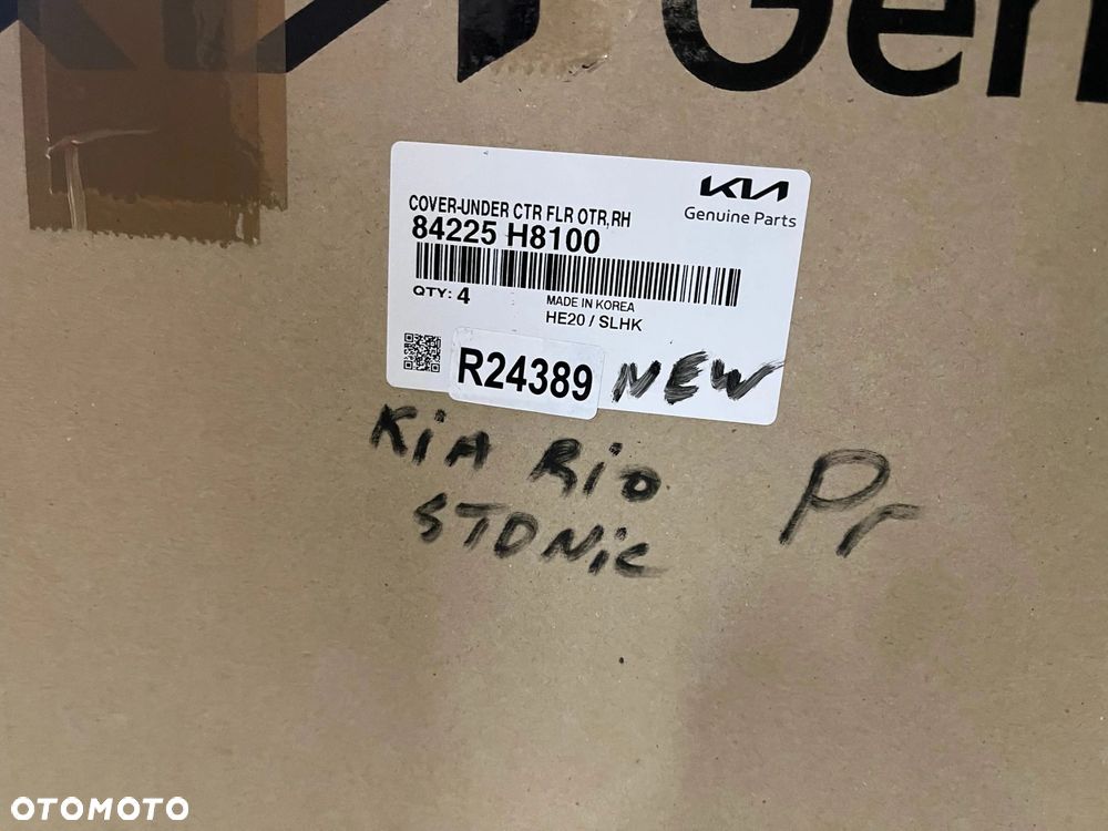 Osłona podwozia Kia Stonic Kia Rio 4 IV 17r.- NOWA prawa osłona dolna płyta boczna oryginalna 84225- - 8