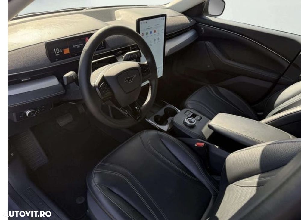 FORD Mustang Mach-E 2021 — imagine 5