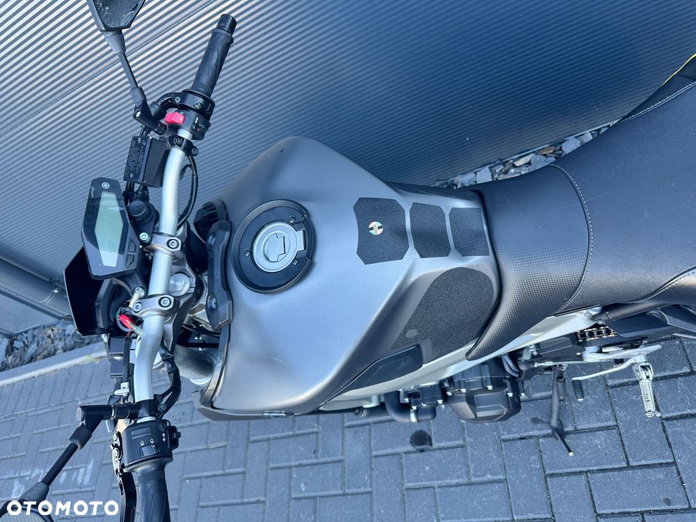 Yamaha MT - 7