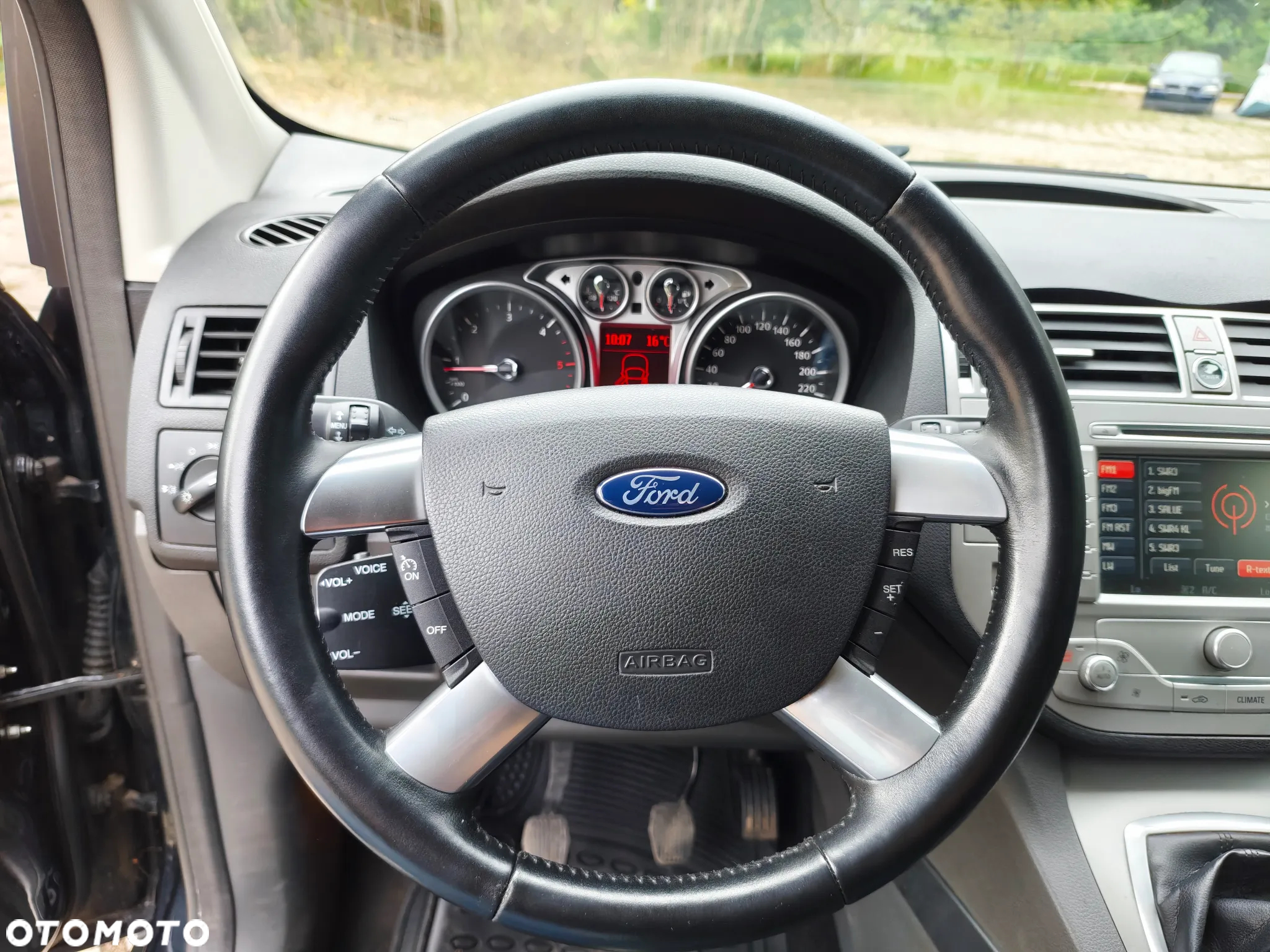 Ford Kuga 2.0 TDCi 4x4 Titanium - 29