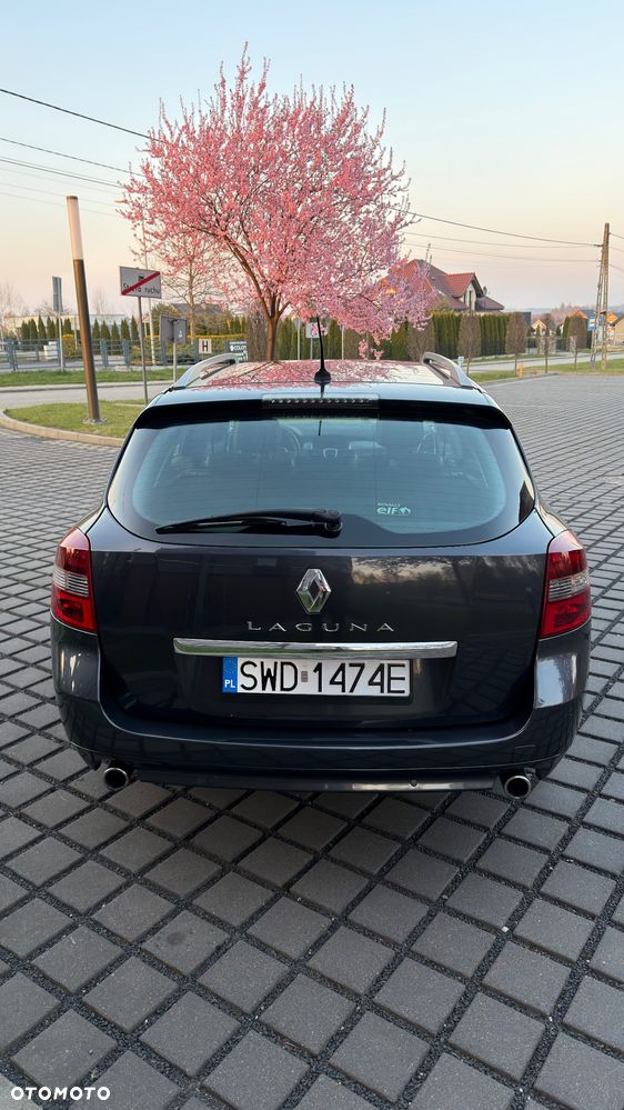 Renault Laguna 2.0 dCi Tech Run - 12