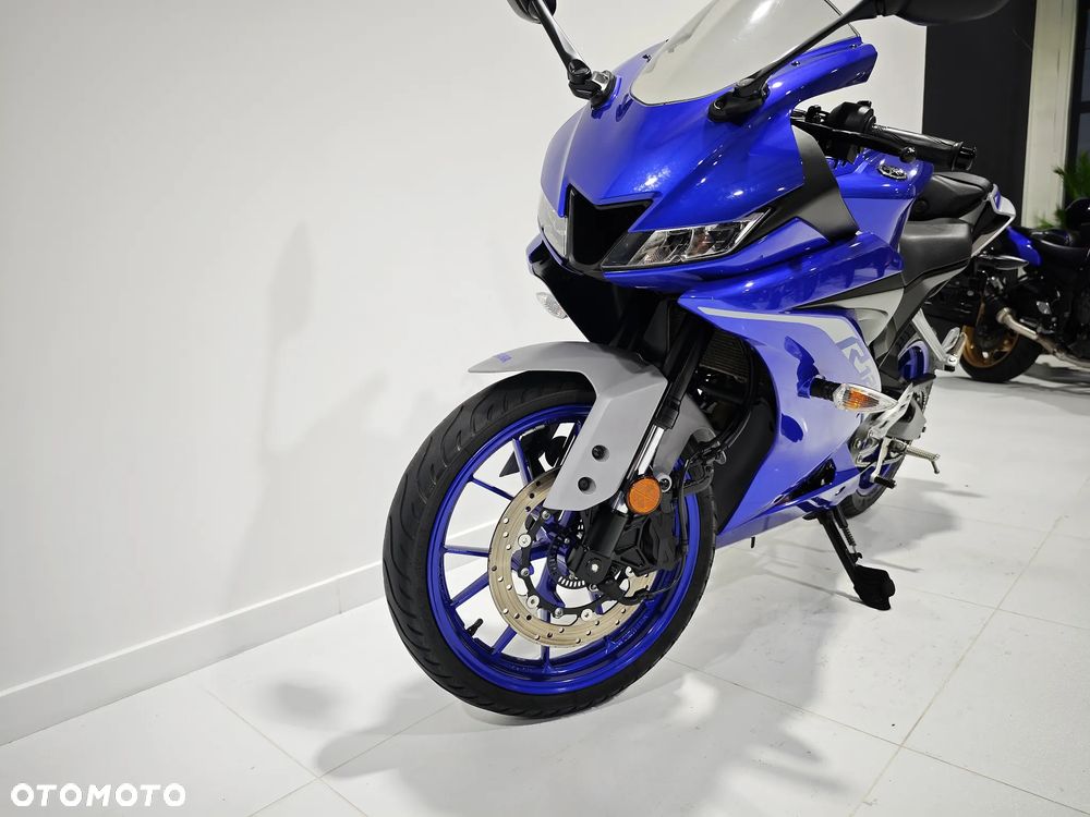 Yamaha YZF - 11