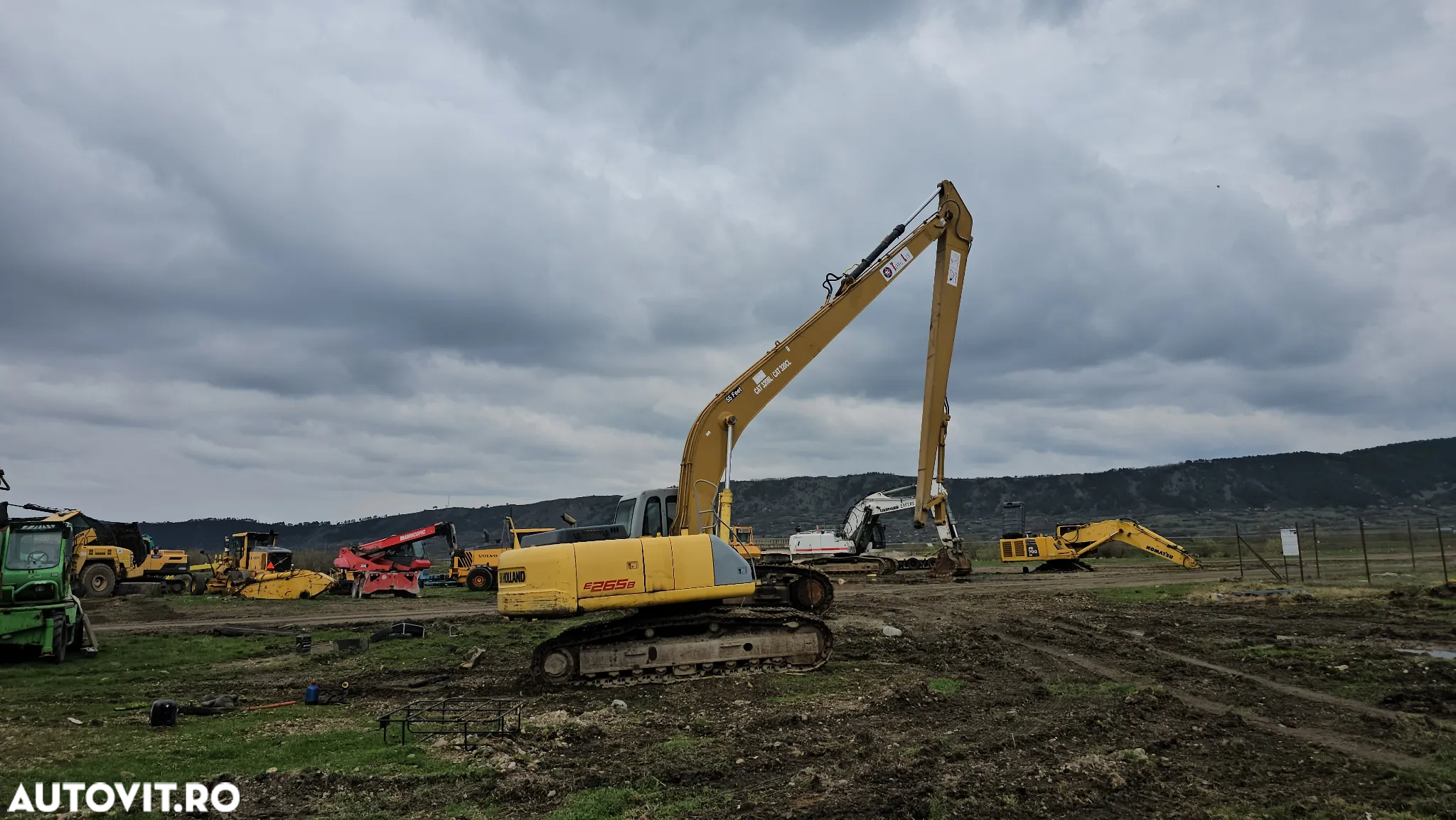 New Holland Holland E 265 Excavator pe șenile brat 16 m - 7