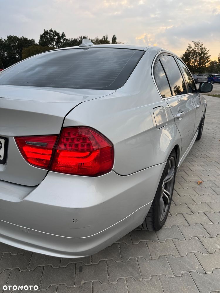 BMW Seria 3 318d Luxury Line - 10