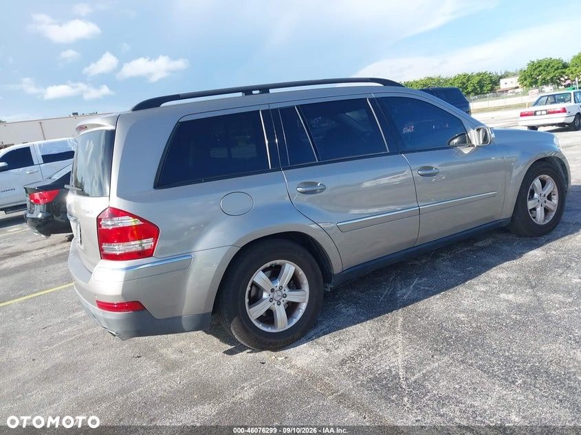 Mercedes-Benz GL - 10