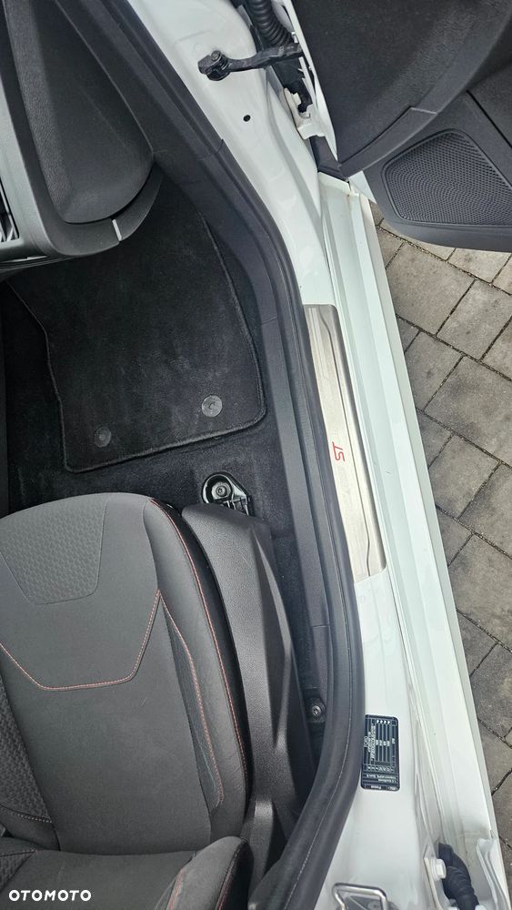 Ford Focus 1.0 EcoBoost ST-Line ASS - 18