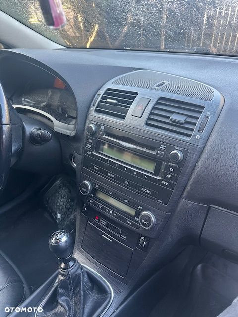 Toyota Avensis 2.0 Prestige - 10
