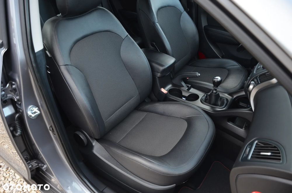 Hyundai ix35 1.6 GDI Premium 2WD - 24