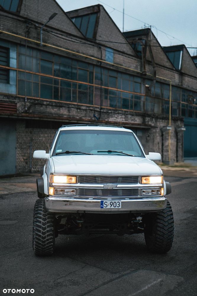 Chevrolet Suburban - 3