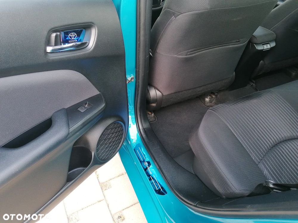 Toyota Prius (Hybrid) Comfort - 16