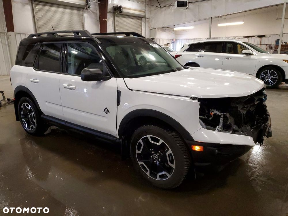 Ford Bronco - 3