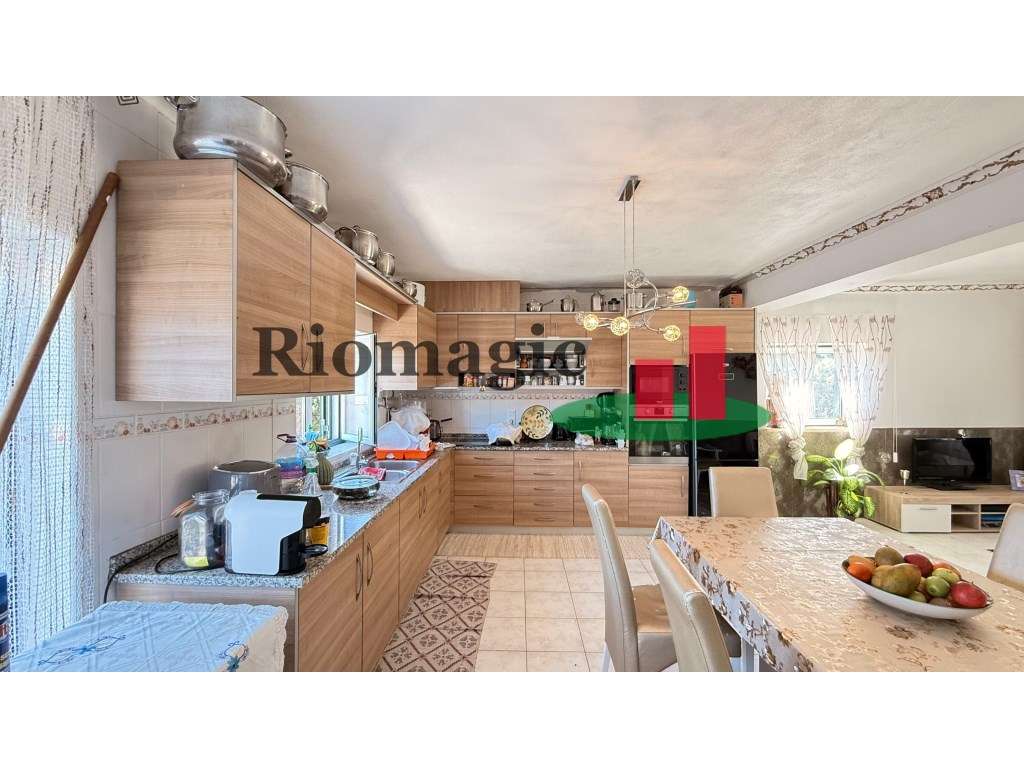 Conjunto de Duas Moradias com Quatro Apartamentos***RIOMAGIC*** - Grande imagem: 3/60