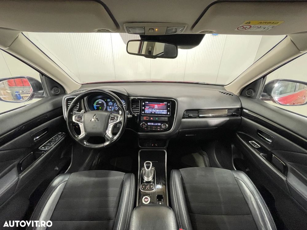 Mitsubishi Outlander 2.0 4WD Plus - 8