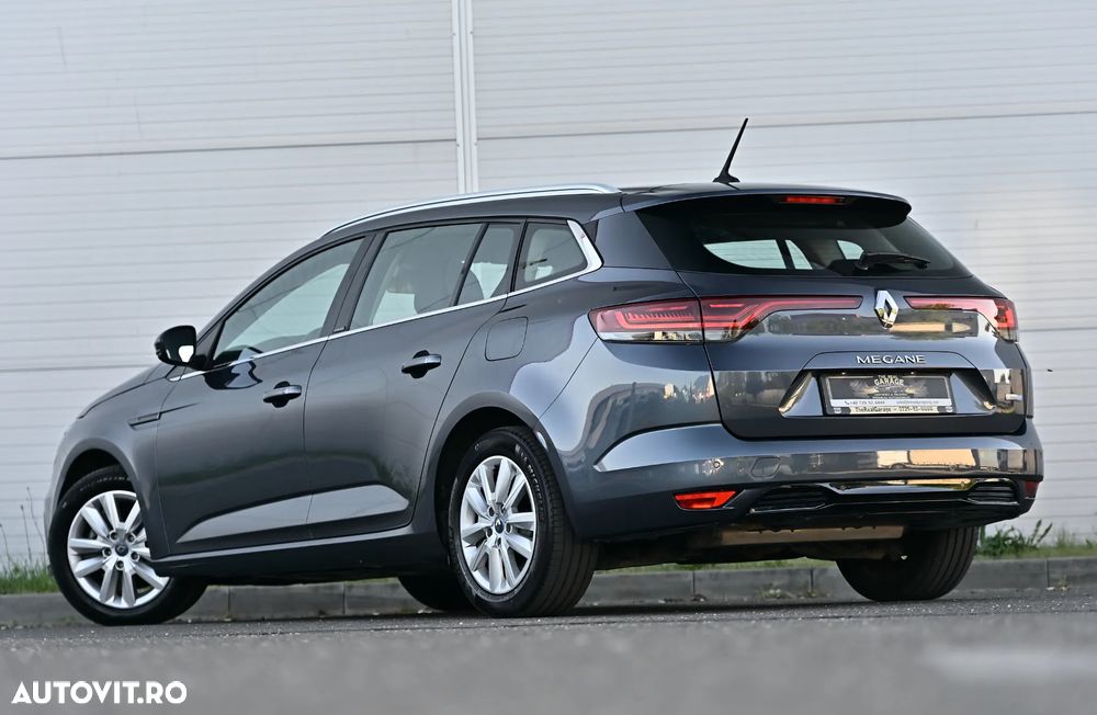 Renault Megane E-TECH 160 ZEN - 9