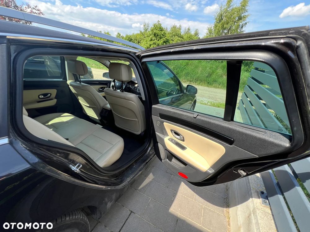 Renault Laguna 2.0 dCi Initiale - 8