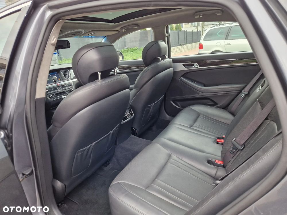Hyundai Genesis - 9