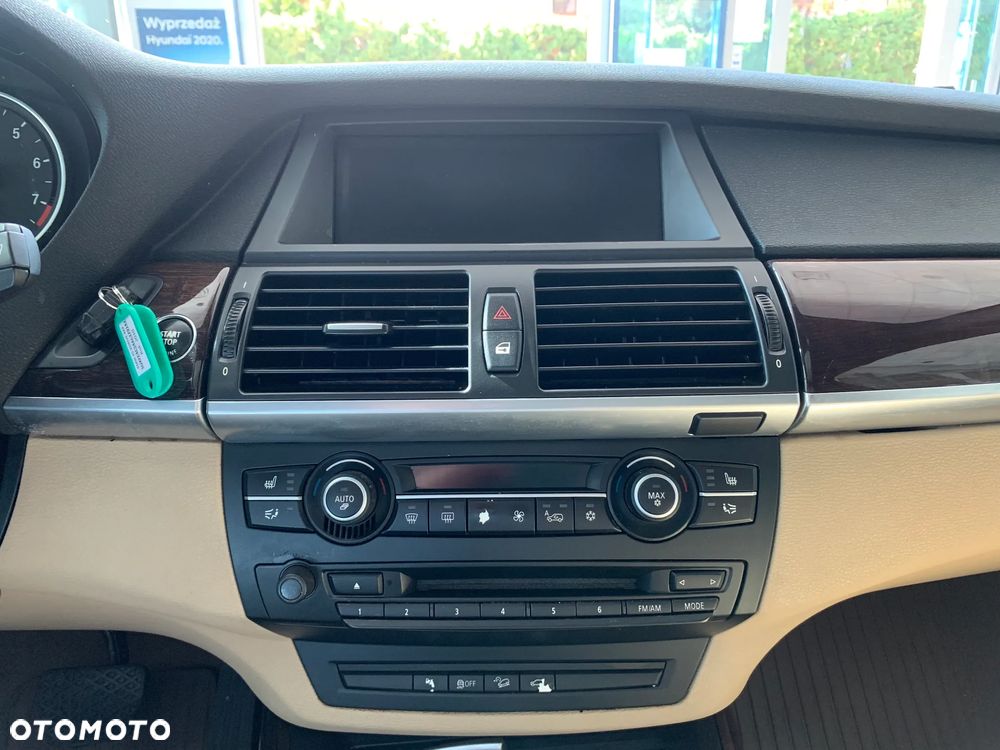 BMW X5 xDrive30i - 14