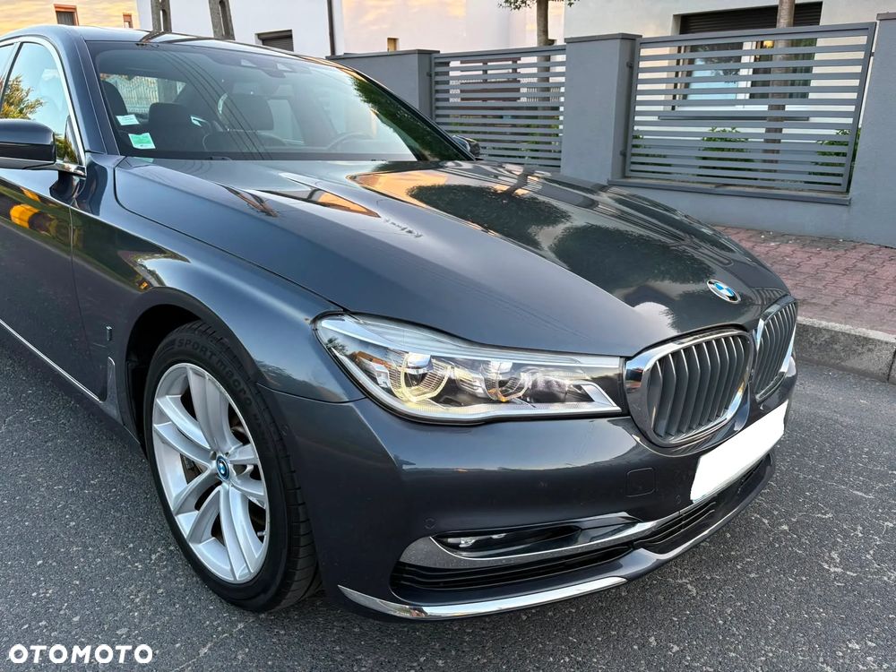 BMW Seria 7 740e iPerformance - 27