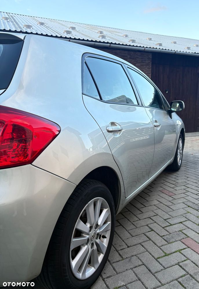 Toyota Auris 1.6 VVT-i Executive - 8