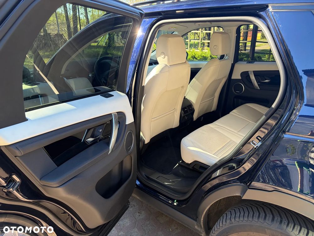 Land Rover Discovery Sport - 11