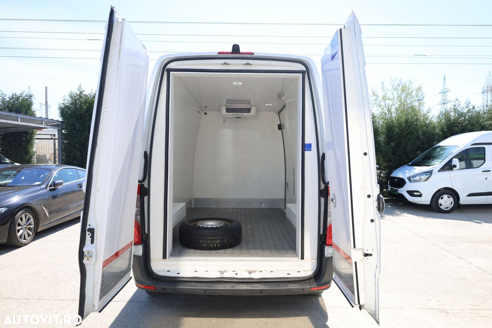 Mercedes-Benz Sprinter - 11