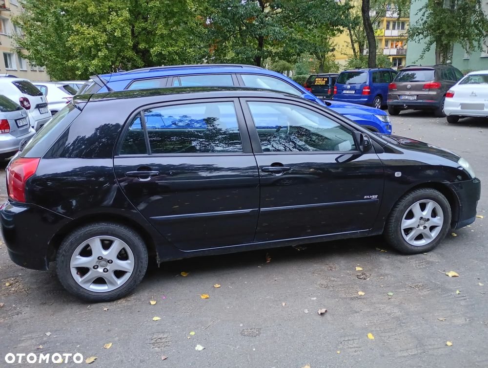 Toyota Corolla - 4
