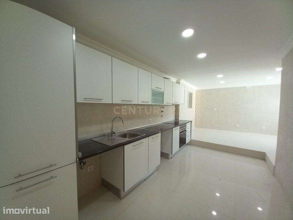 Moradia T3+T3 Parede - Grande imagem: 4/36