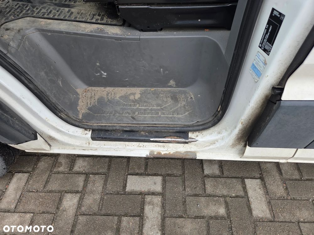 Volkswagen Crafter - 13