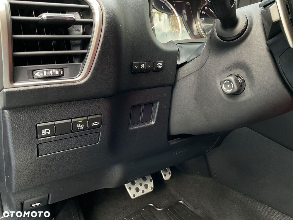 Lexus NX 300h F Sport Edition AWD - 23