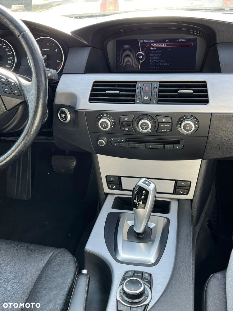 BMW Seria 5 525d - 12
