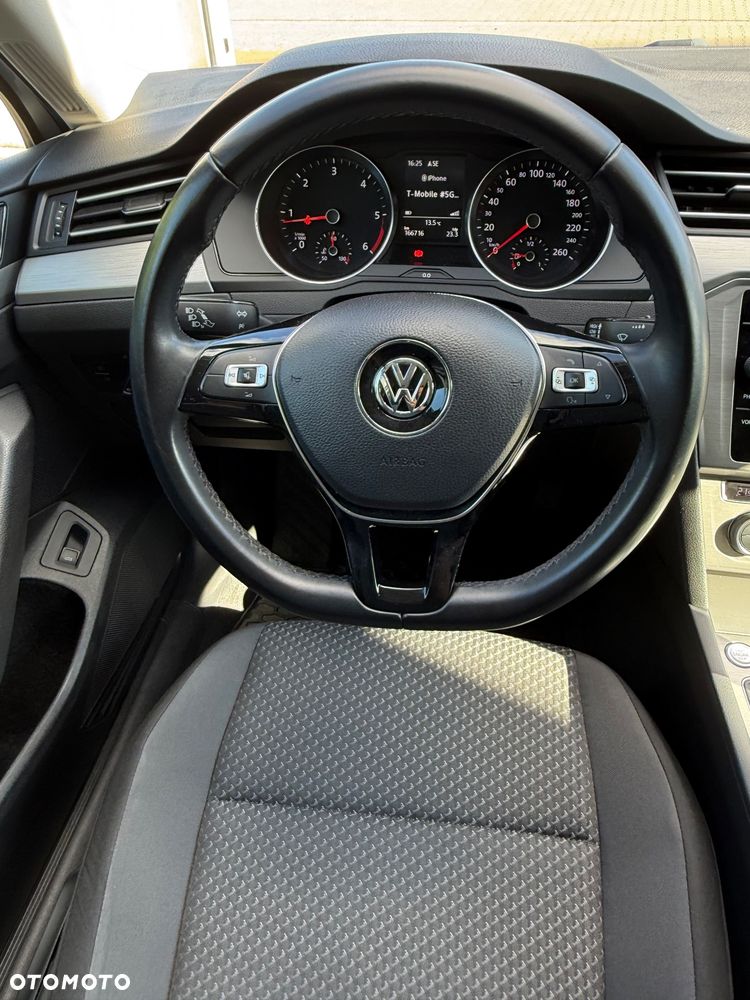 Volkswagen Passat 2.0 TDI BMT Trendline - 9