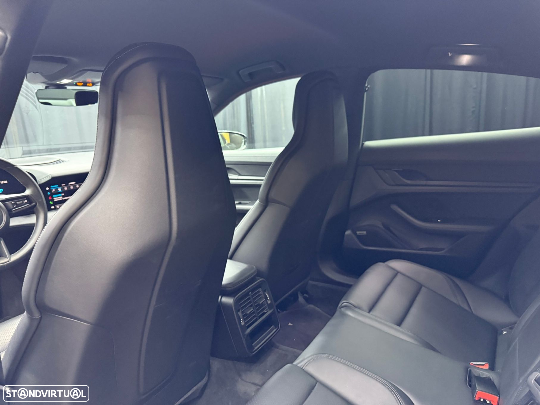 Porsche Taycan 4S bateria Performance Plus - 29