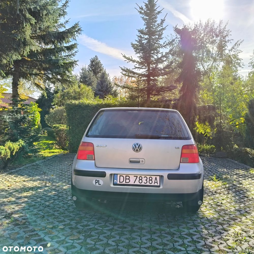 Volkswagen Golf 1.6 - 4