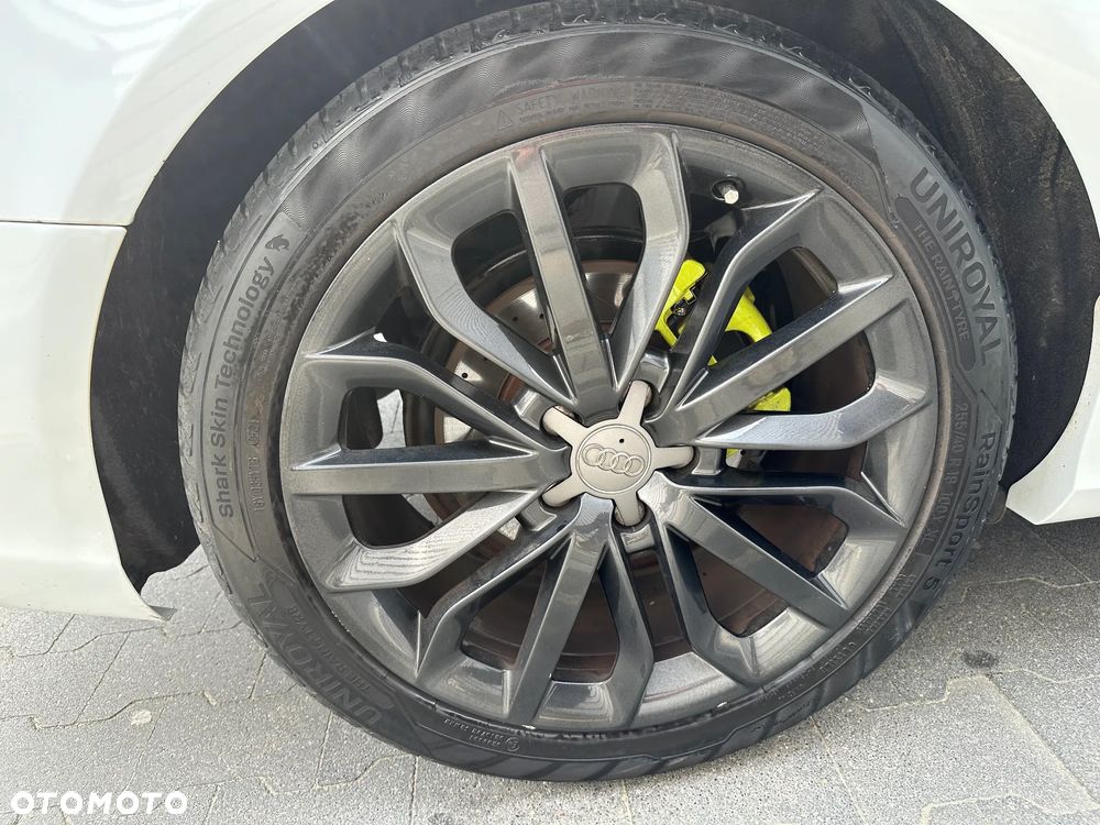 Audi A6 Avant 2.0 TDI Ultra DPF S tronic - 33