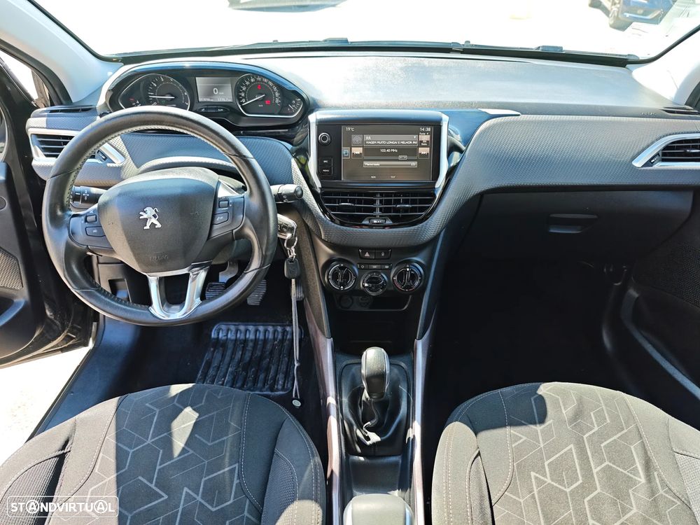 Peugeot 2008 1.2 PureTech Allure - 6