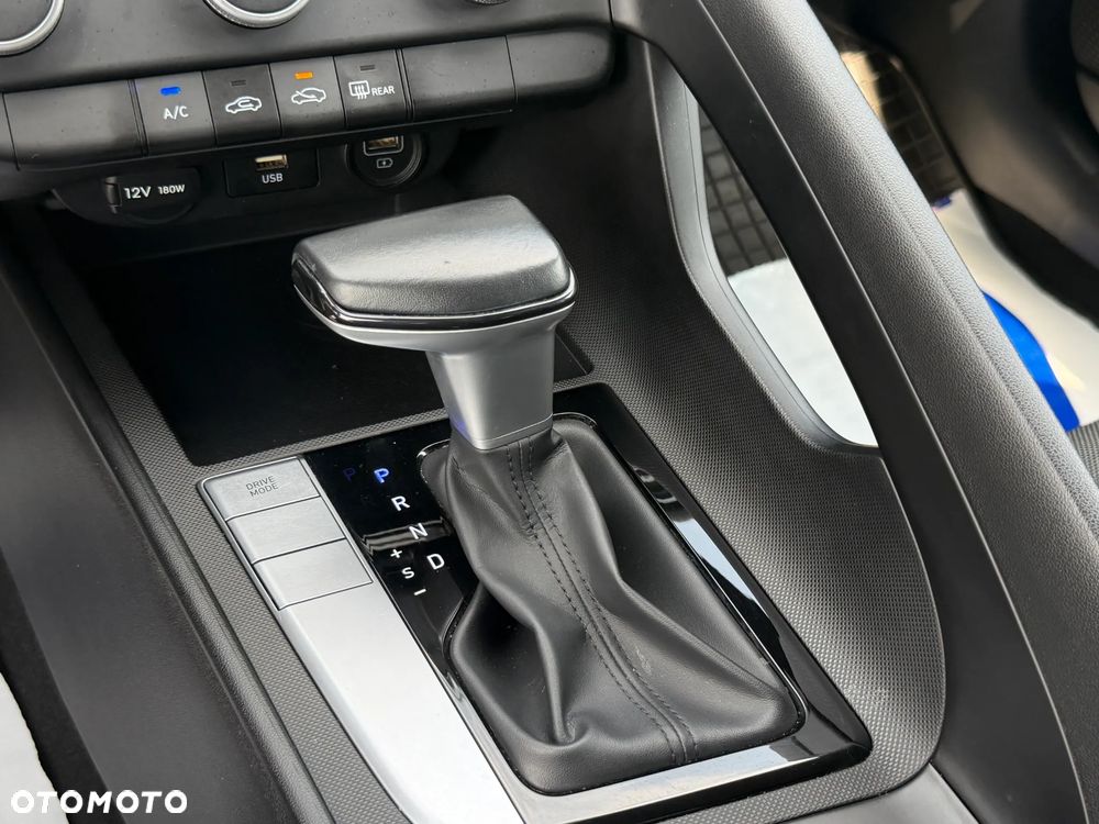 Hyundai Elantra 1.6 Modern CVT - 23