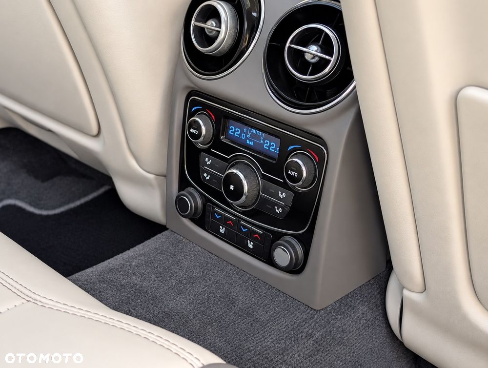 Jaguar XJ 3.0 D V6 Portfolio - 17