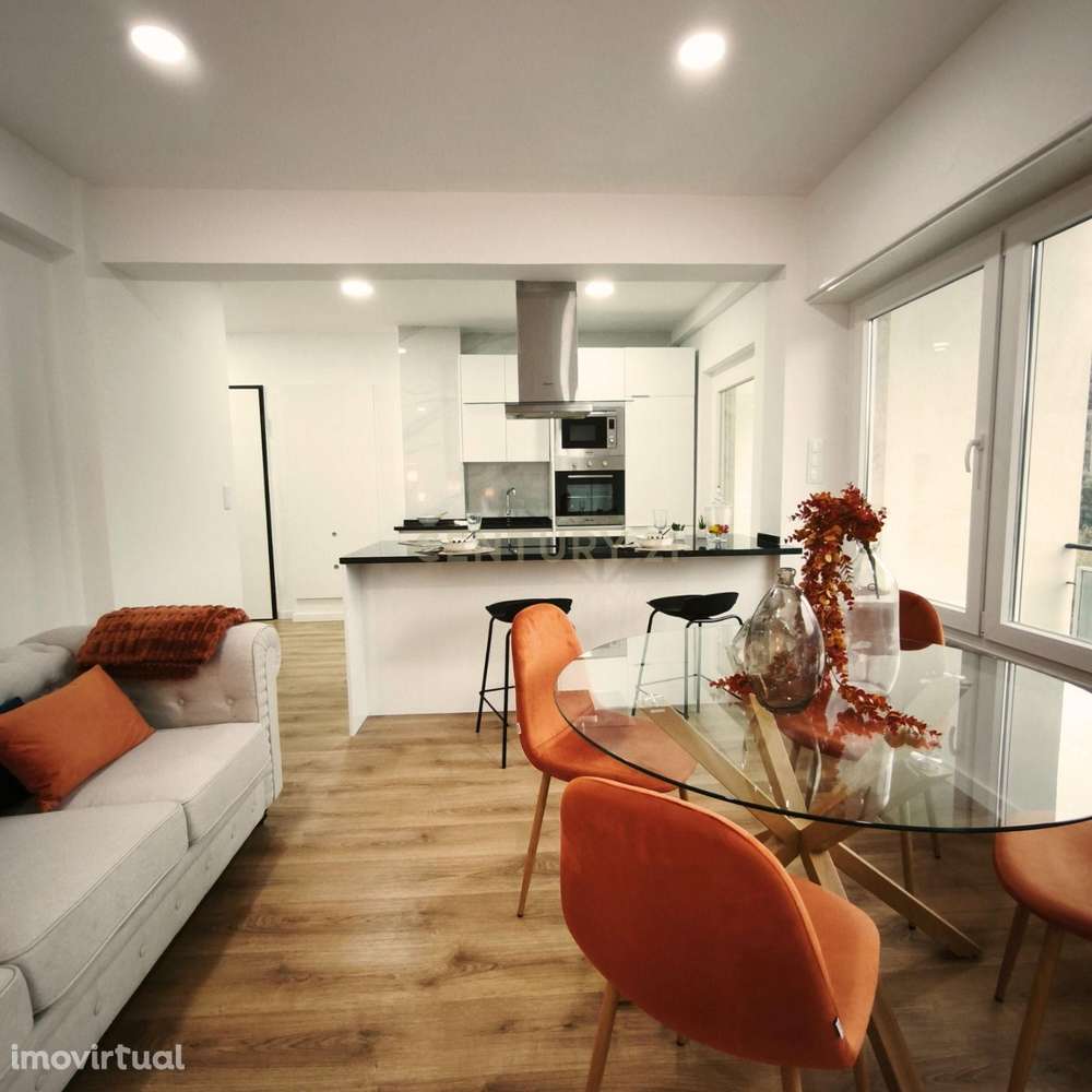 T3 com Varanda Aberta | 2 Frentes | Excelente Localização - Grande imagem: 4/27